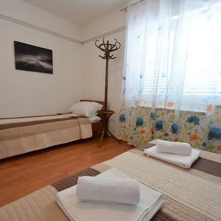 Apartment Anka Krk Town